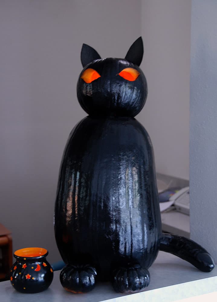 pumpkin carving how-to, black cat pumpkin