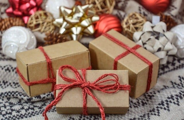 Christmas traditions, Christmas packages 