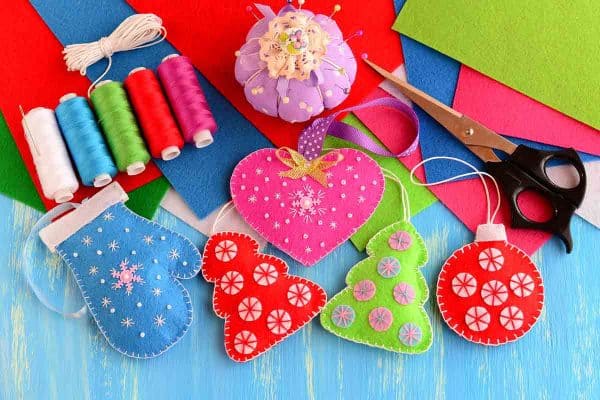 Here's How to Make the Best Christmas Ornaments for Kids & Grandkids